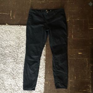 SO high waisted black jegging